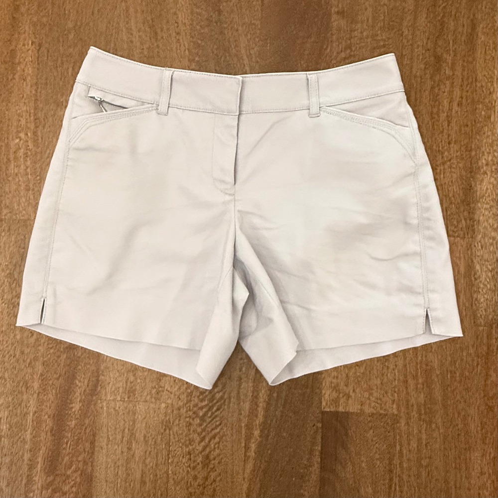 White House Black Market Womens Light Gray Tailored Mid Rise Shorts Size 0